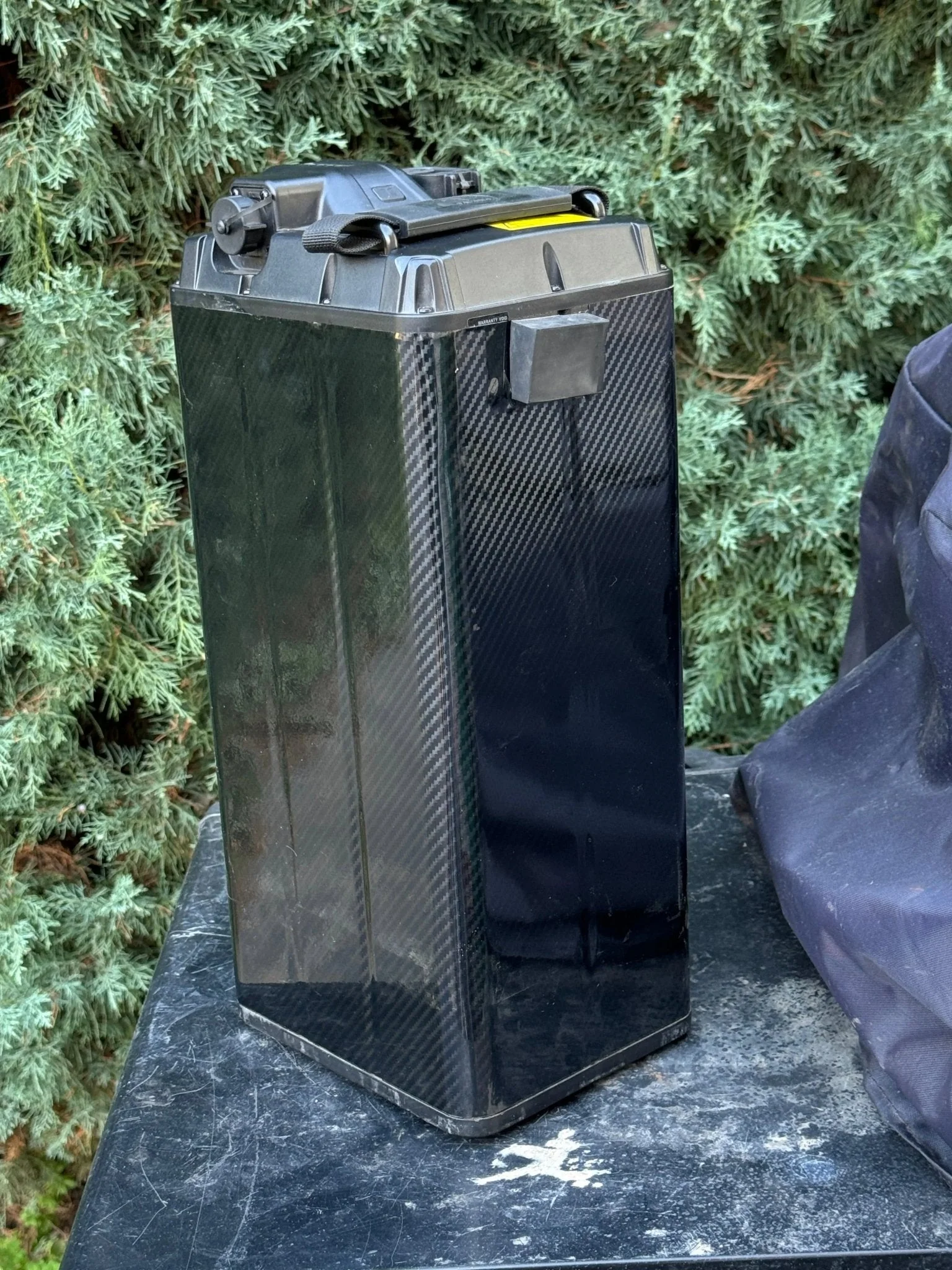 E-Bike Carbon Fiber Battery Wrap - Image 3