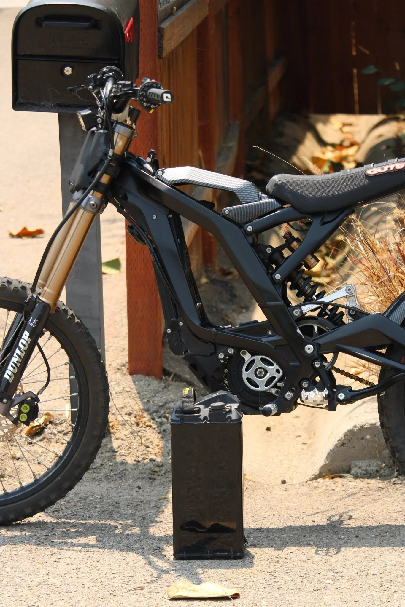 E-Bike "invisible" Vantablack Battery Wrap - Image 3