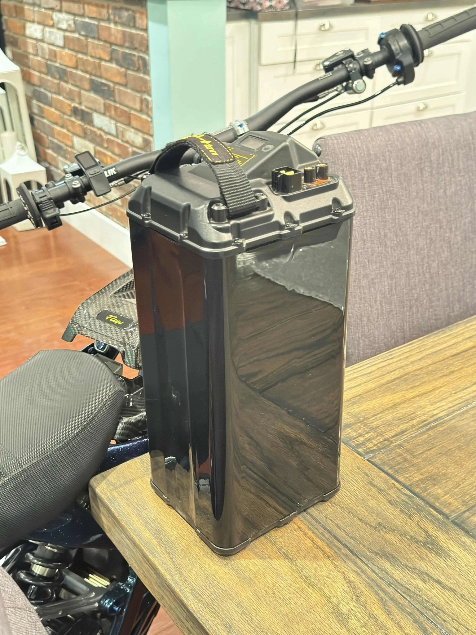 E-Bike "invisible" Vantablack Battery Wrap - Image 6