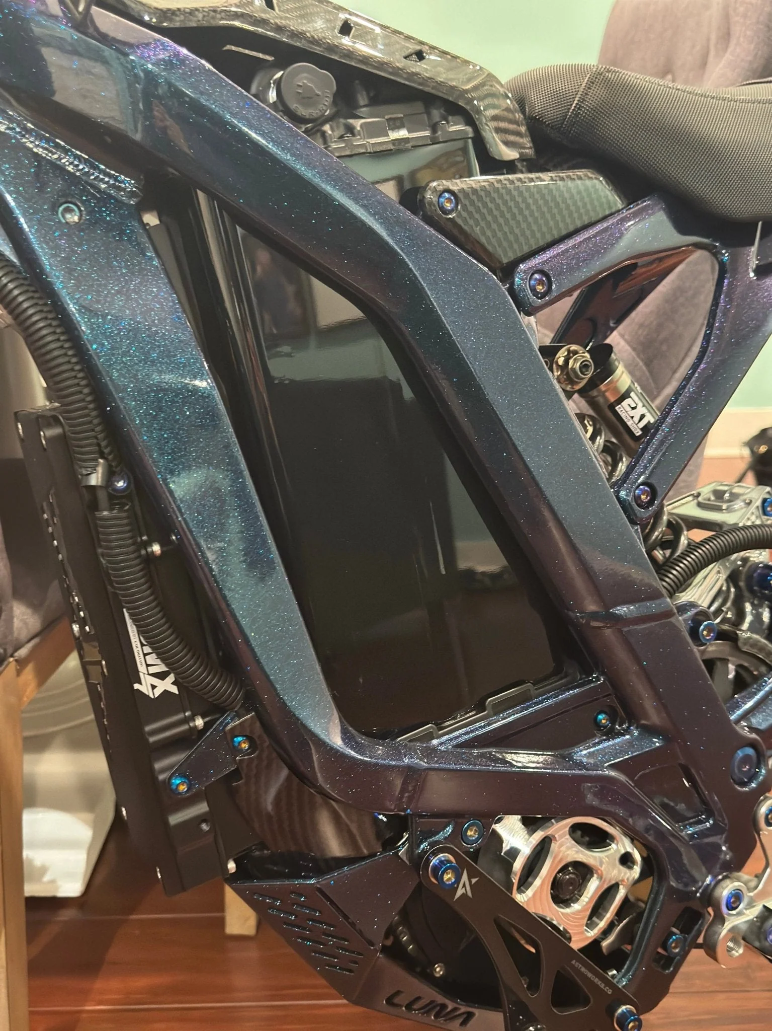 E-Bike "invisible" Vantablack Battery Wrap - Image 8