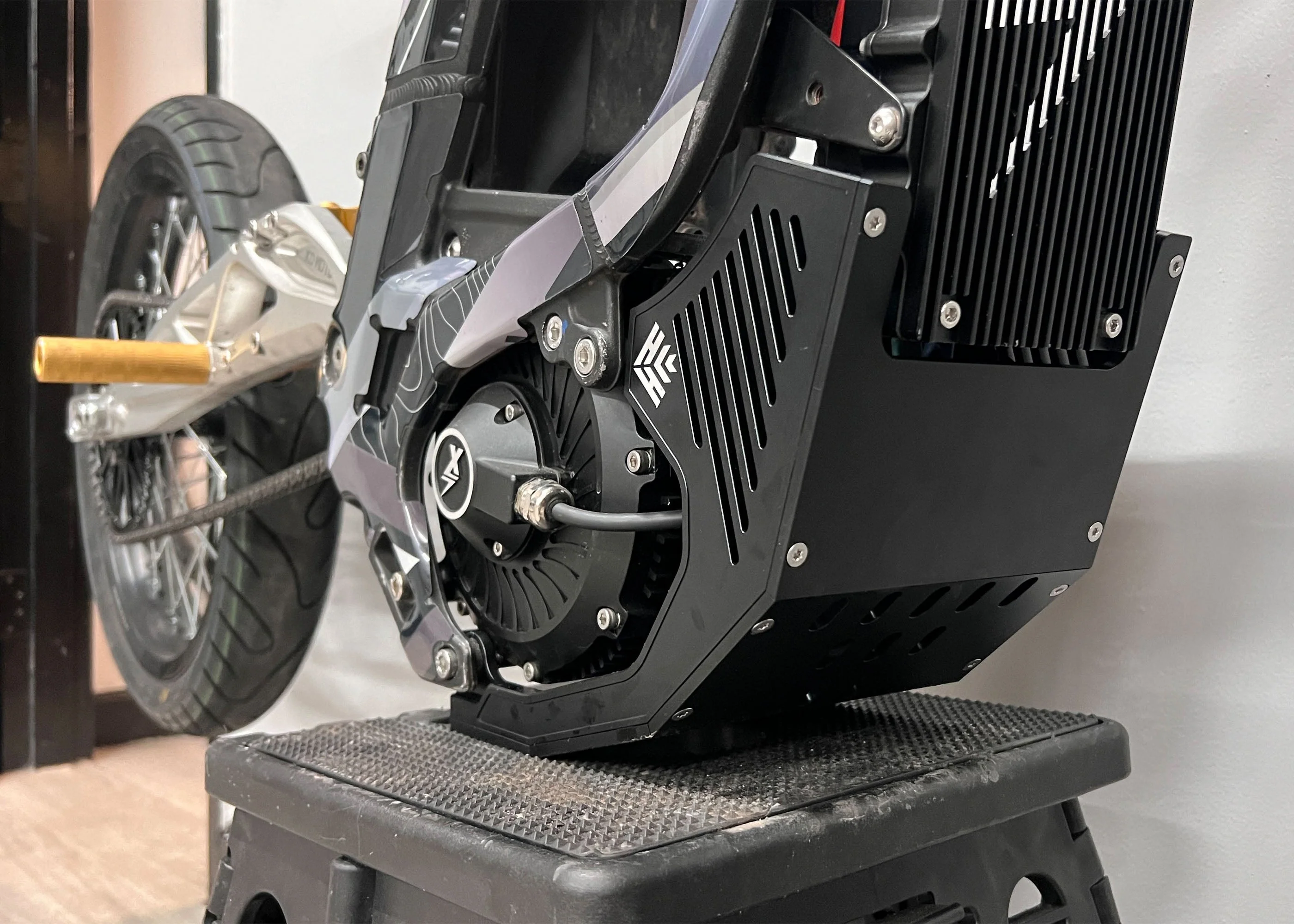 Heavy Hitter Surron V2 Skid Plate - Image 9