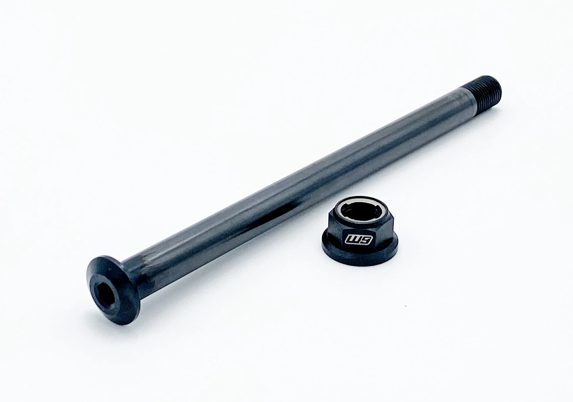 Light Bee Rear 12.9 Cryo Axle (Collective)