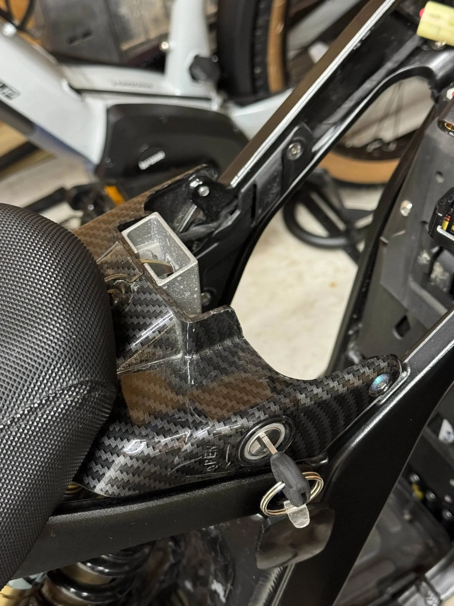 Surron LBX Carbon Fiber Wrap Kit - Image 4